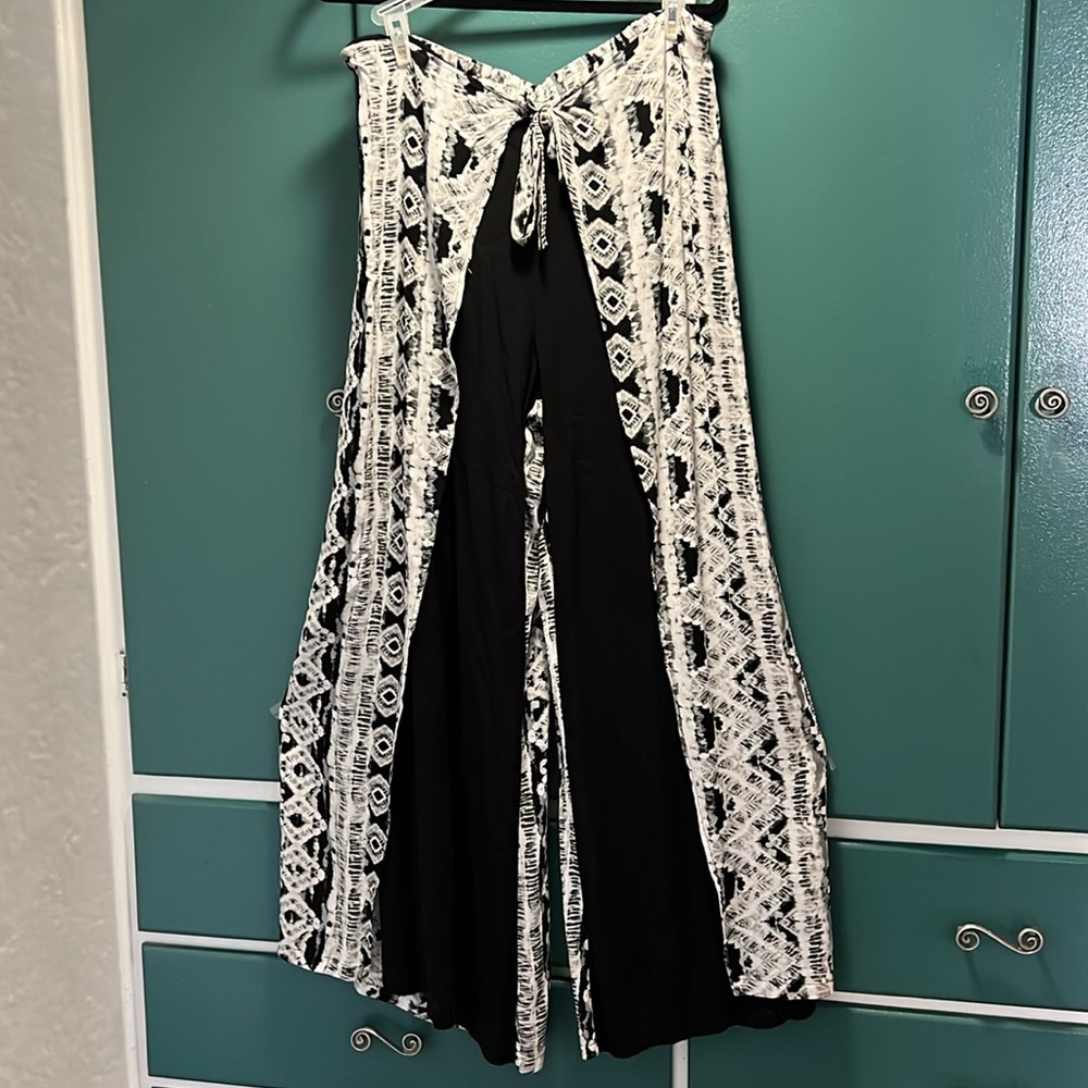 NOBO (no boundaries) split leg pant